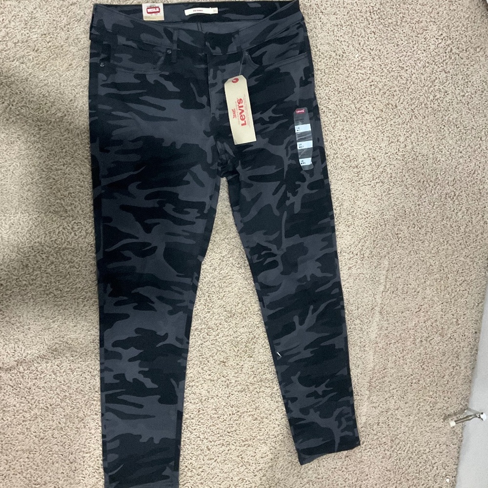 Levi's 711 Skinny Ankle - Black Camo